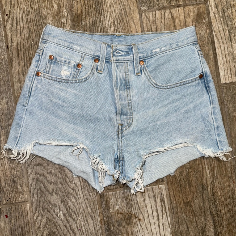 Lightly worn Levi 501 shorts